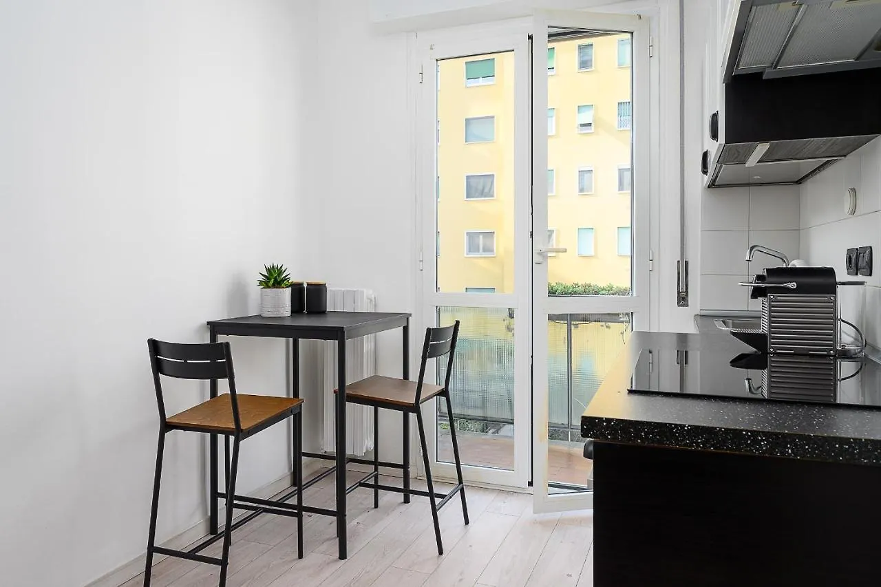 Gressoney 6 - Monolocale Cool Apartment Milan Italy